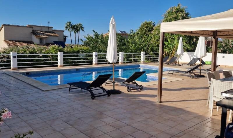 Finca Ca Nostra, Charmante Villa, Großzügiger Pool & Meerblick