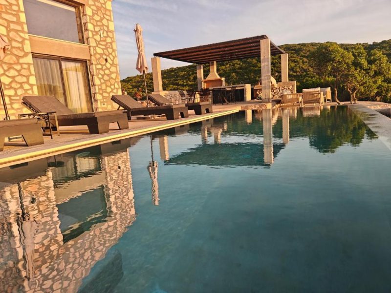 Izel Villas