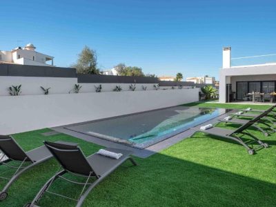 Private Alvor villa with pool and Jacuzzi