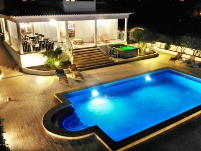 Sunset Villa by Laranjal Rentals