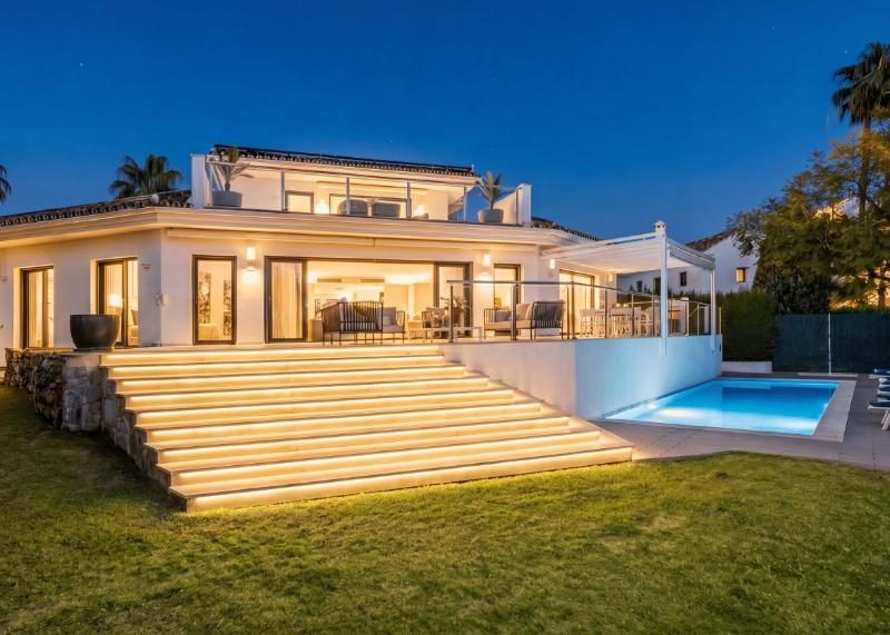 VACATION MARBELLA I Villa Sharma, Sea View Villa, Prime Location, Heated Pool, Sauna, Cine & Entertainment Room, Close to the Beach и Puerto Banus
