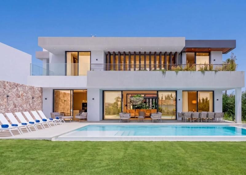 VACATION MARBELLA I Villa Trophy, Built in 2026, Private Turquoise Pool, 6BDR, Walking Distance to Los Naranjos, Minutes from Puerto Banus, Luxury Interiors, Private GYM, Lounge Bar