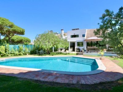 Villa Romeu & Julieta, cu piscina "incalzita" de Cleverdetails in Vilamoura