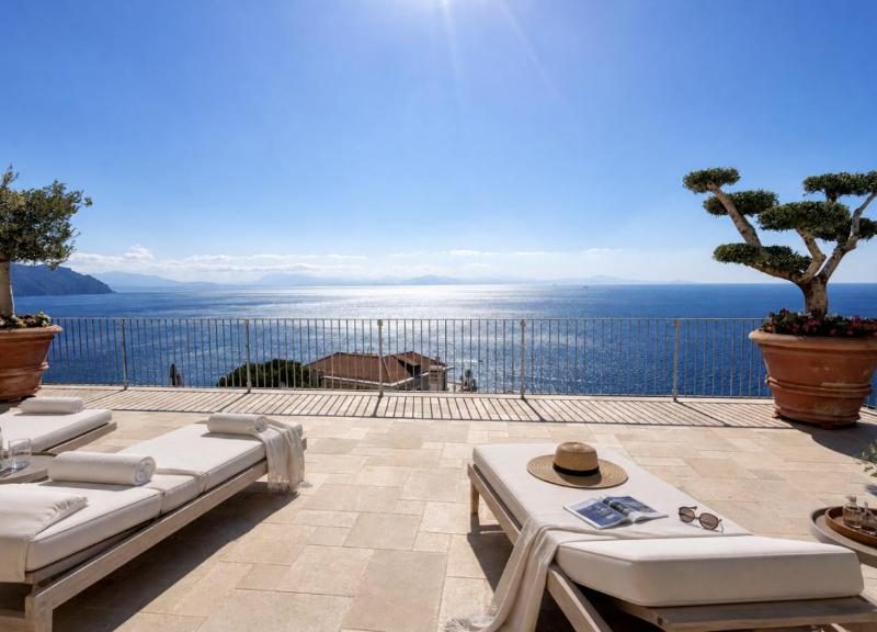Villa with Infinity Pool - Stunning View