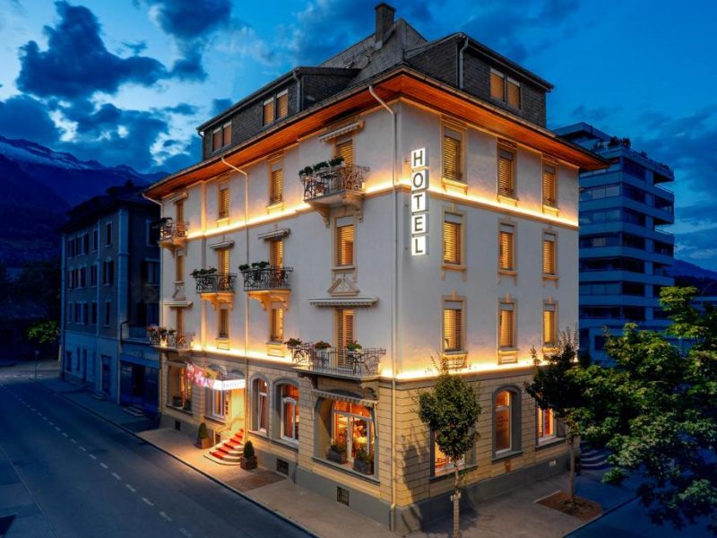 Hotel Ambassador