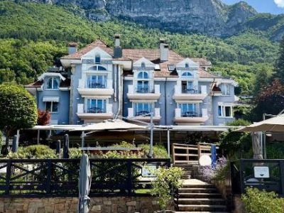 Hôtel La Maison Bleue par Yoann CONTE