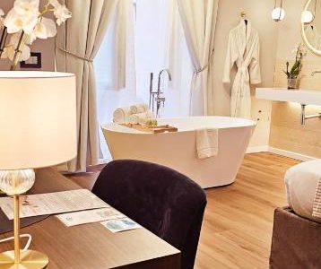 STOA ROME Boutique Suites